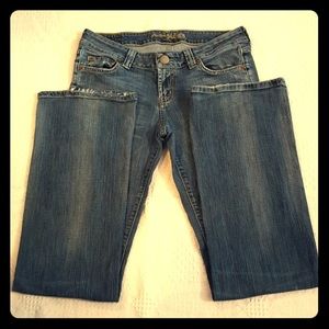 Look HOT!! American Eagle Boyfriend Jeans